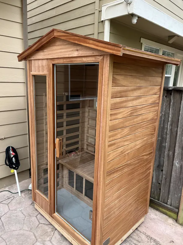Two-person outdoor infrared sauna, Daly City: photograph 1