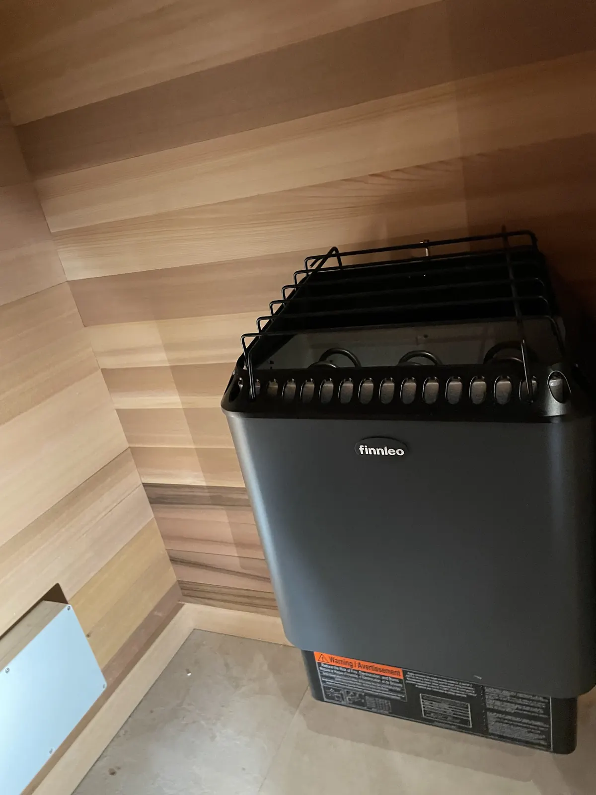 Custom one-person indoor sauna, Modesto: photograph 4