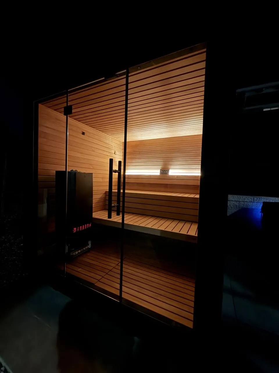 Auroom Mida L with a Saunum heater, Moraga: photograph 5