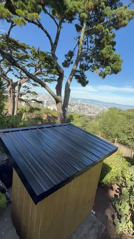 Finnleo NorthStar 46 on a hillside garden, San Francisco: photograph 1
