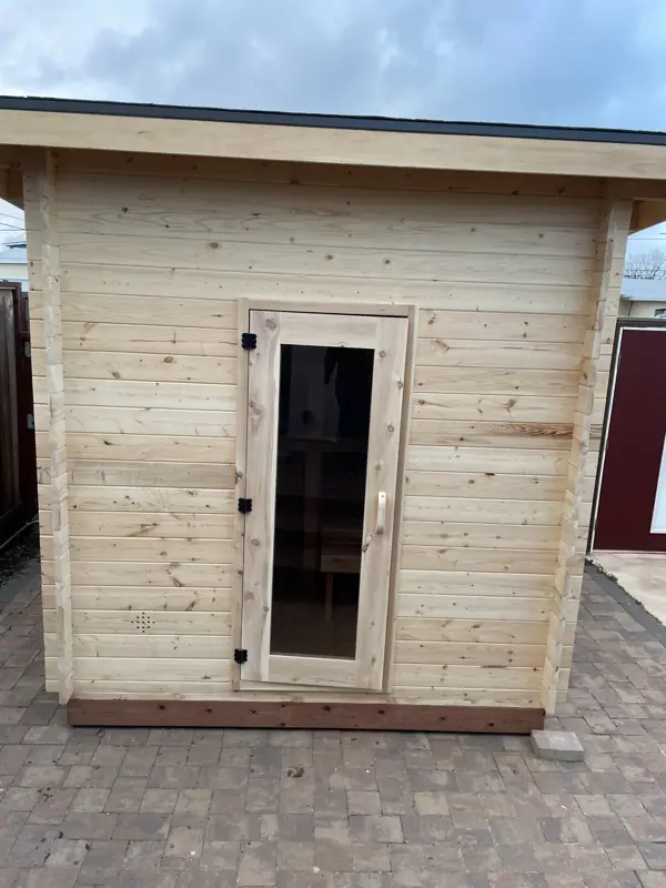 8' × 8' outdoor sauna with a HUUM heater, San Mateo: photograph 1