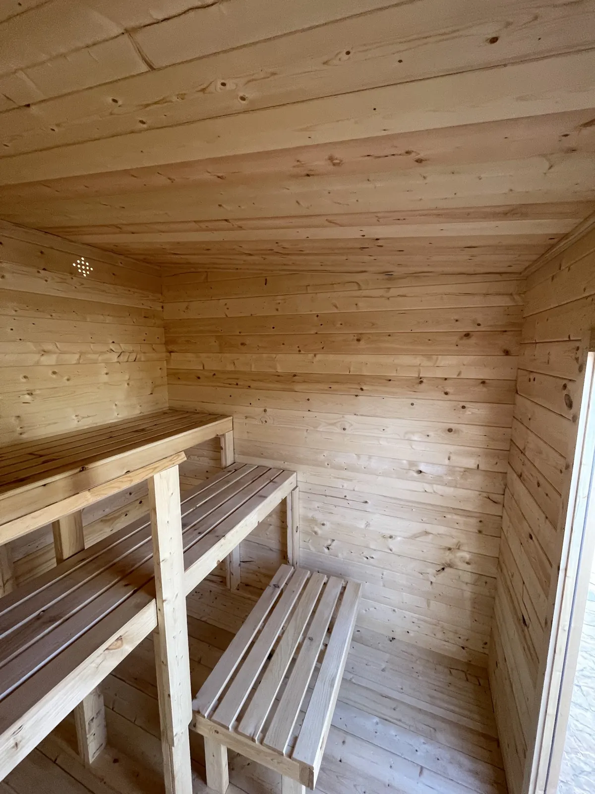 8' × 8' outdoor sauna with a HUUM heater, San Mateo: photograph 3