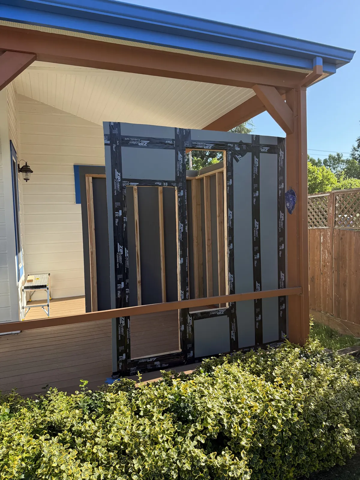 Custom 7' × 8' outdoor sauna, Sonoma: photograph 4