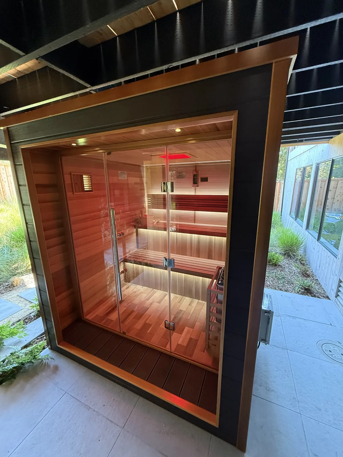 Golden Designs Bergen, six-person outdoor sauna, Tiburon: photograph 2